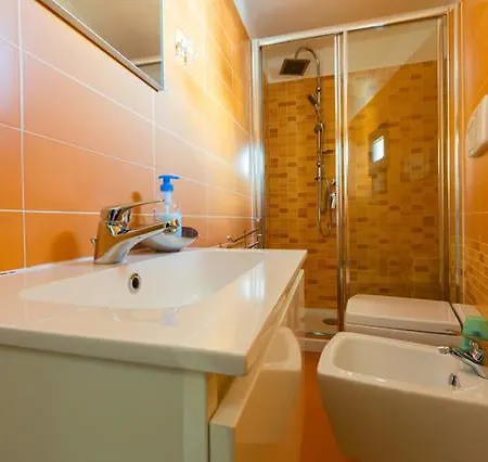 Cannalire Oda ve Kahvaltı Taranto